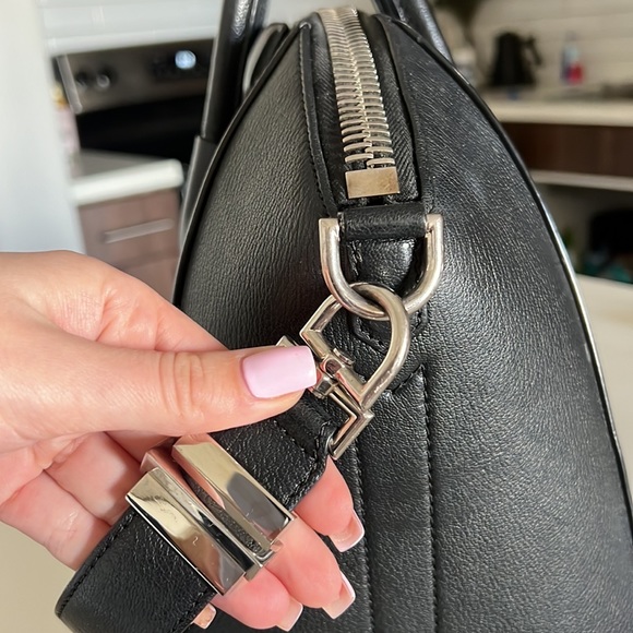 Givenchy Medium Antigona Bag | Black Leather 💘 - Picture 7 of 13